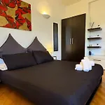 Guestsuite Maison 80123 Bed & Breakfast 4*