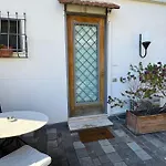 Guestsuite Maison 80123 Bed & Breakfast